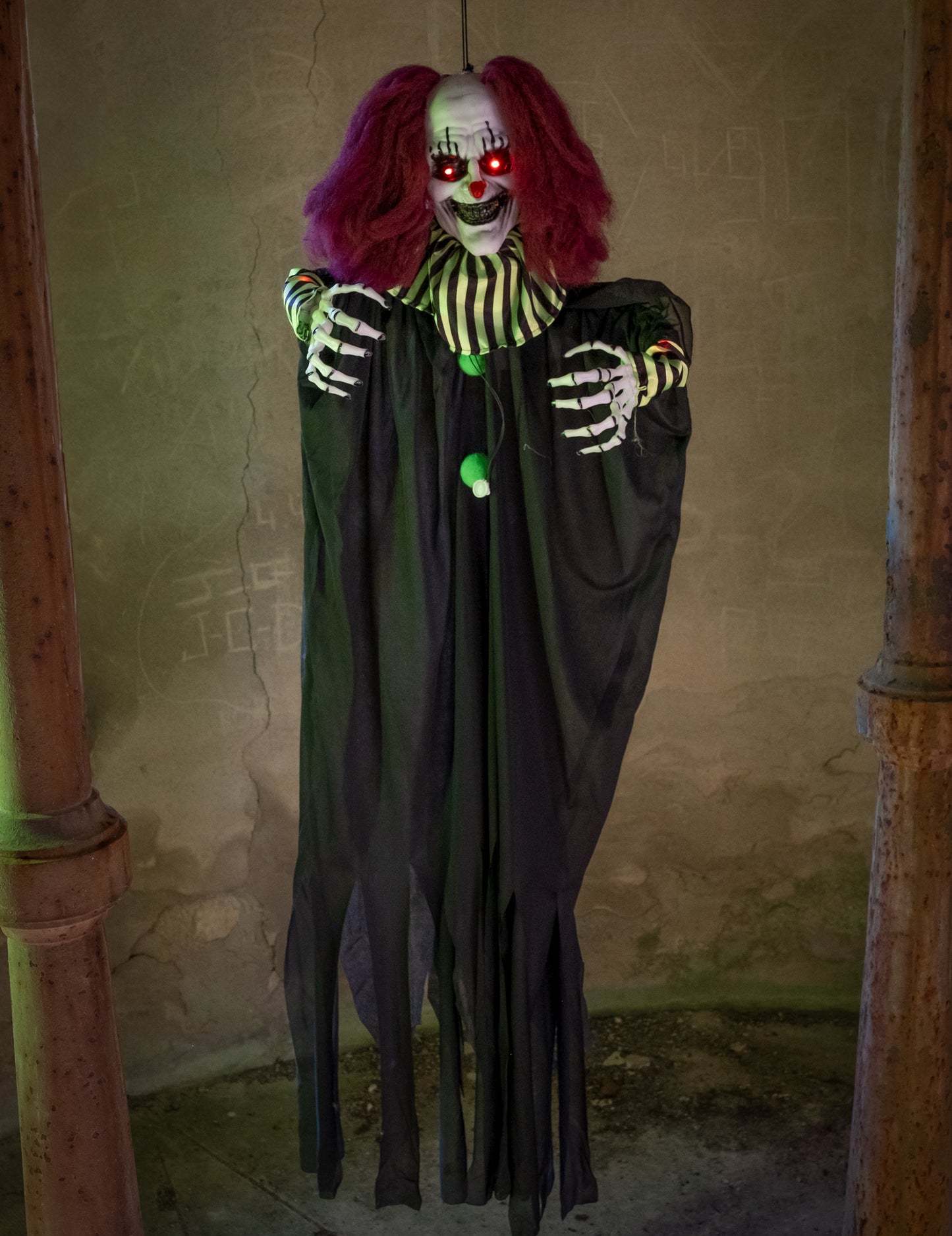 Animovaná dekorácia desivý klaun visiaci 130 cm