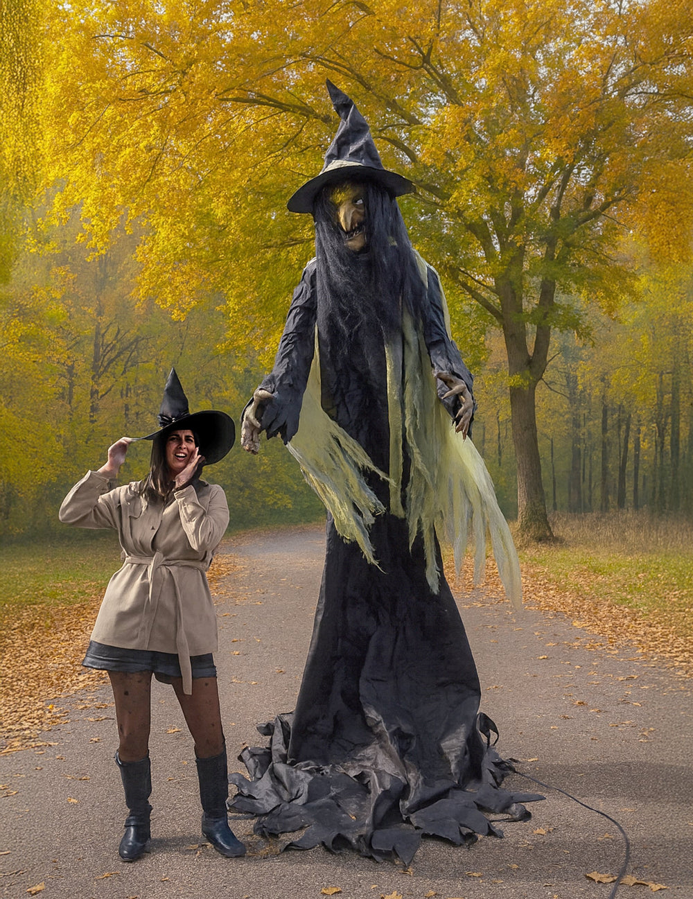 Décoration animée sorcière géante pour Halloween noire et jaune avec chapeau pointu
