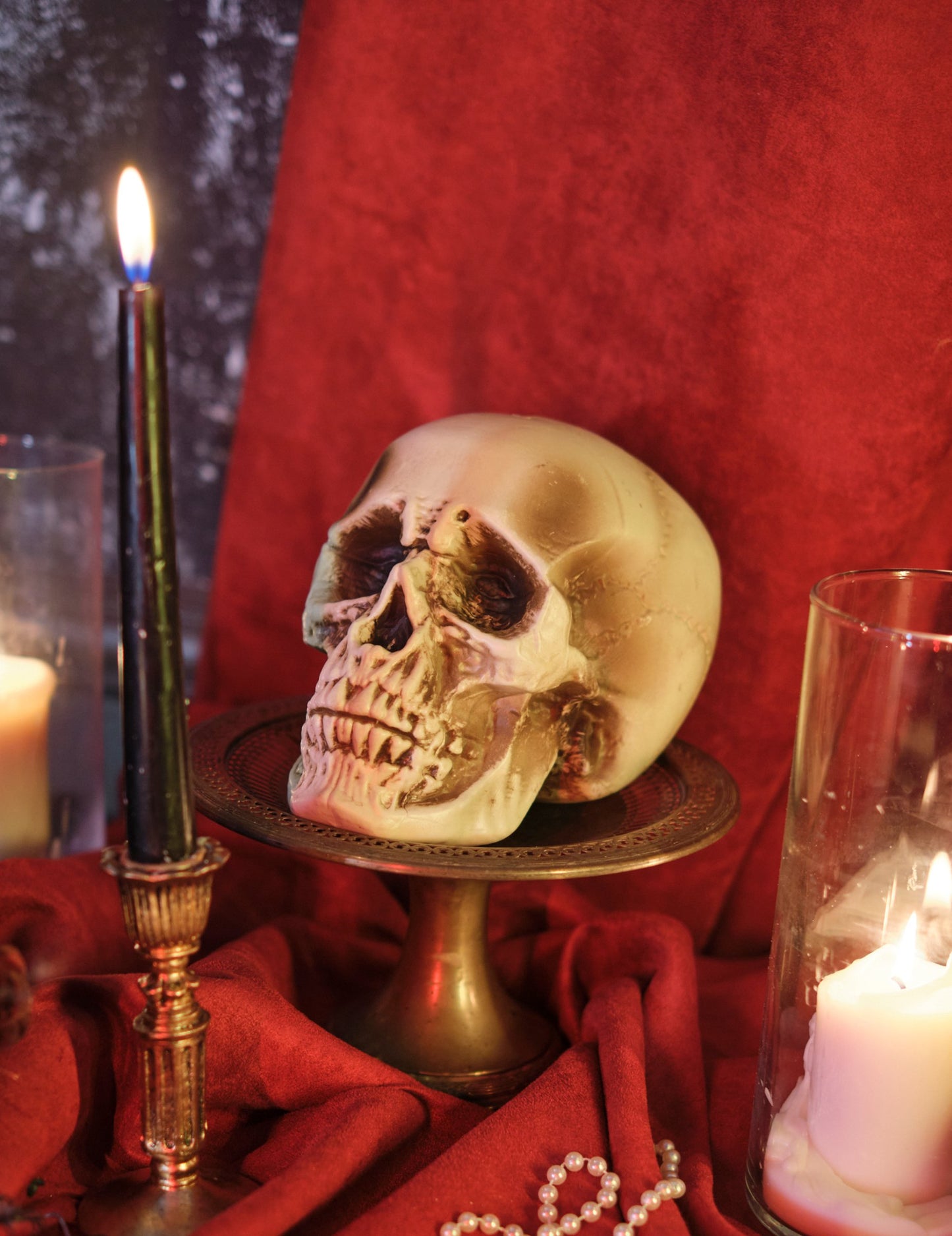 Plastová dekorácia lebky 18 cm