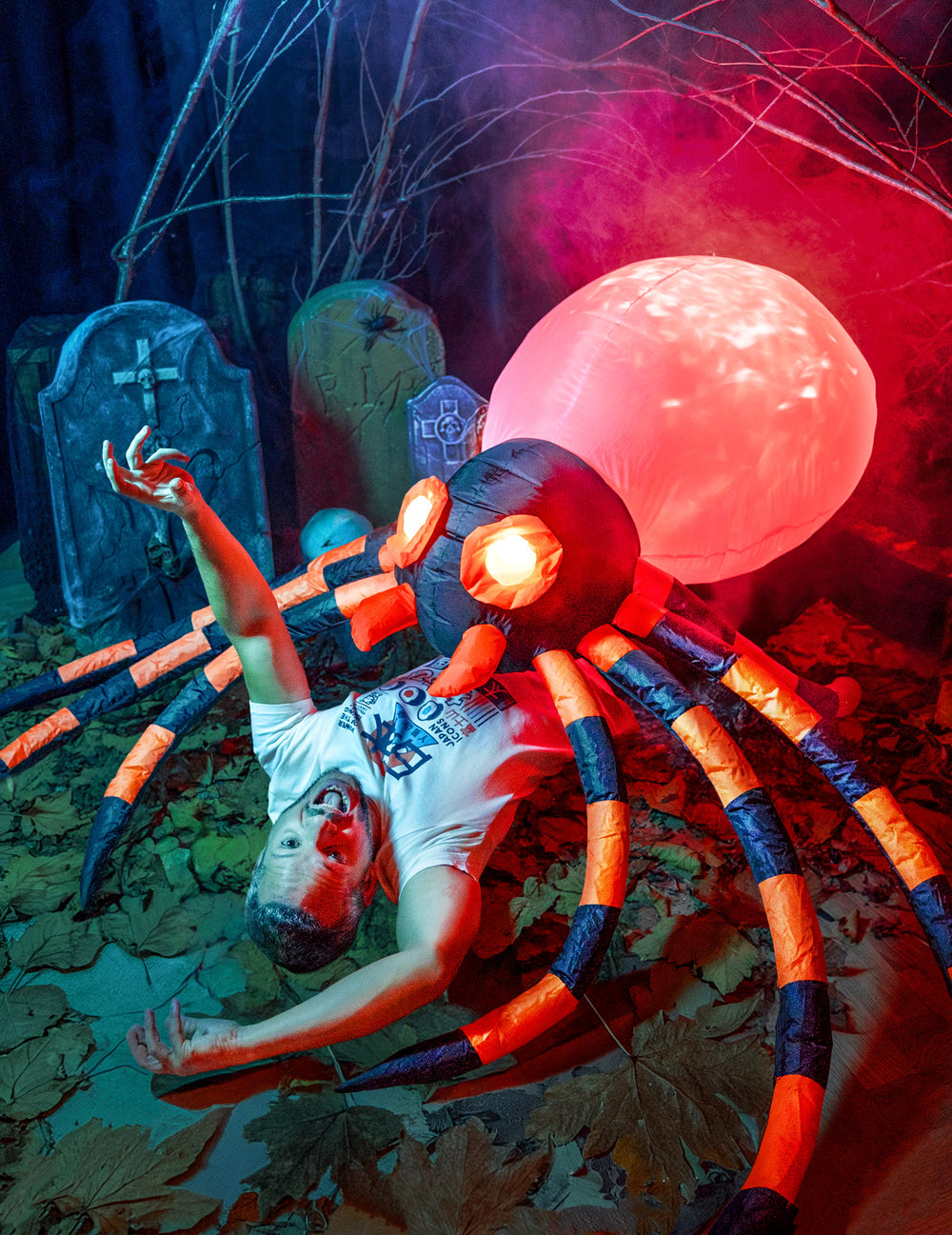Décoration araignée gonflable pour Halloween noire et orange lumineuse