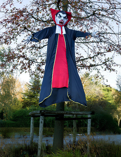 Závesný upír Halloween dekorácia 320 cm