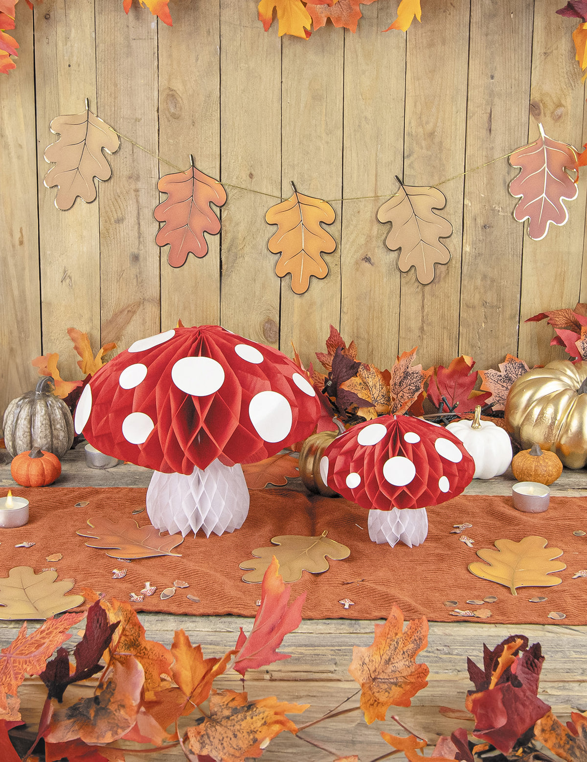 Mise en scène automnale de la décoration de champignon alvéolé