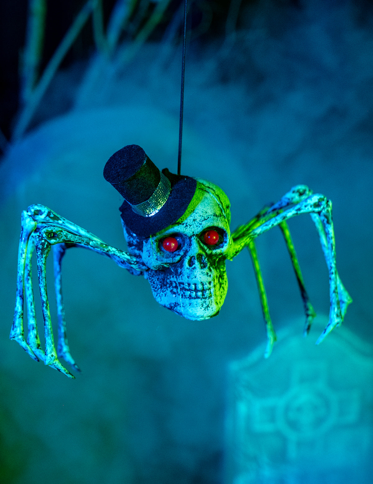 Vue de face en suspension de la décoration squelette araignée Halloween