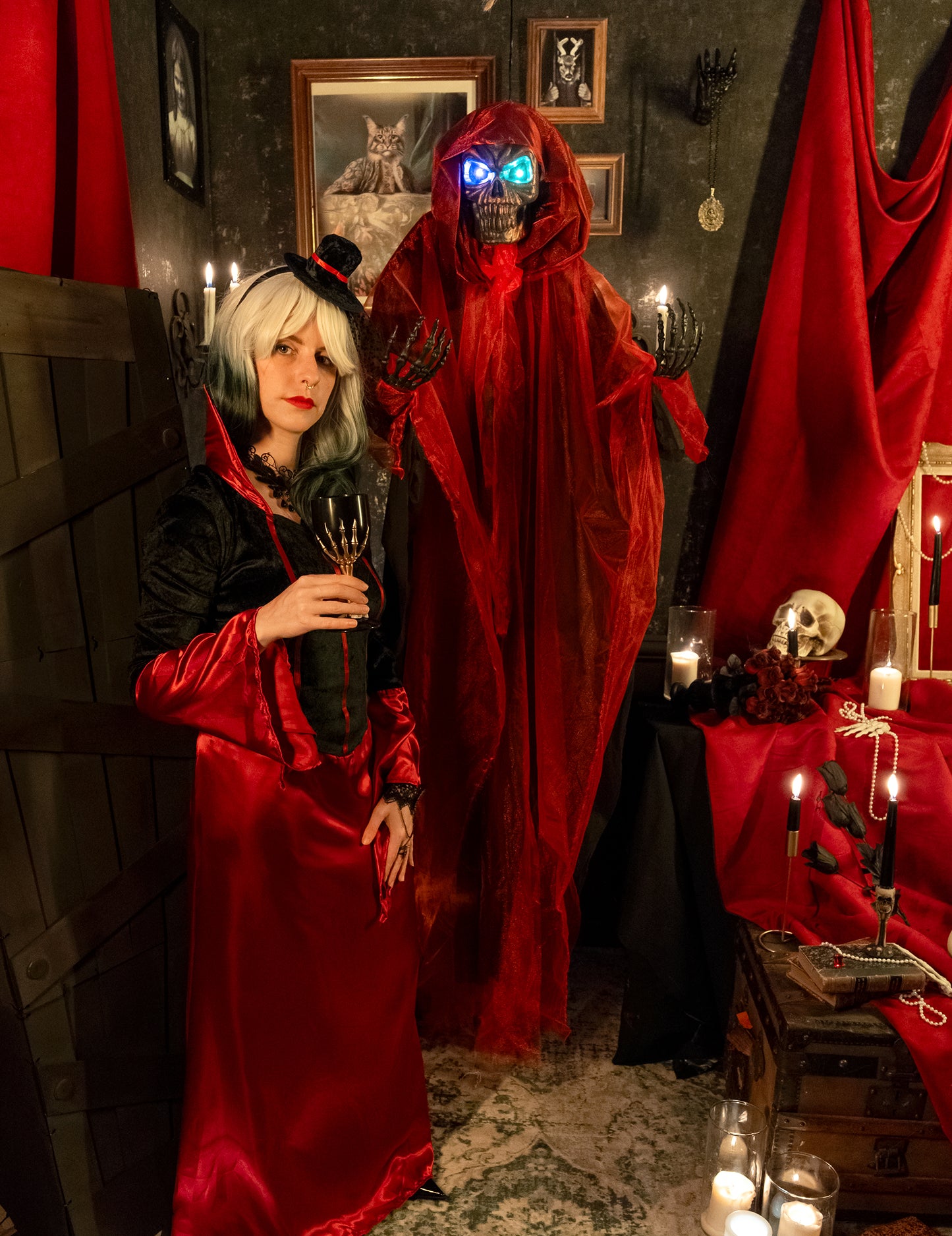 Červený démon visiaci dekorácia 180 cm