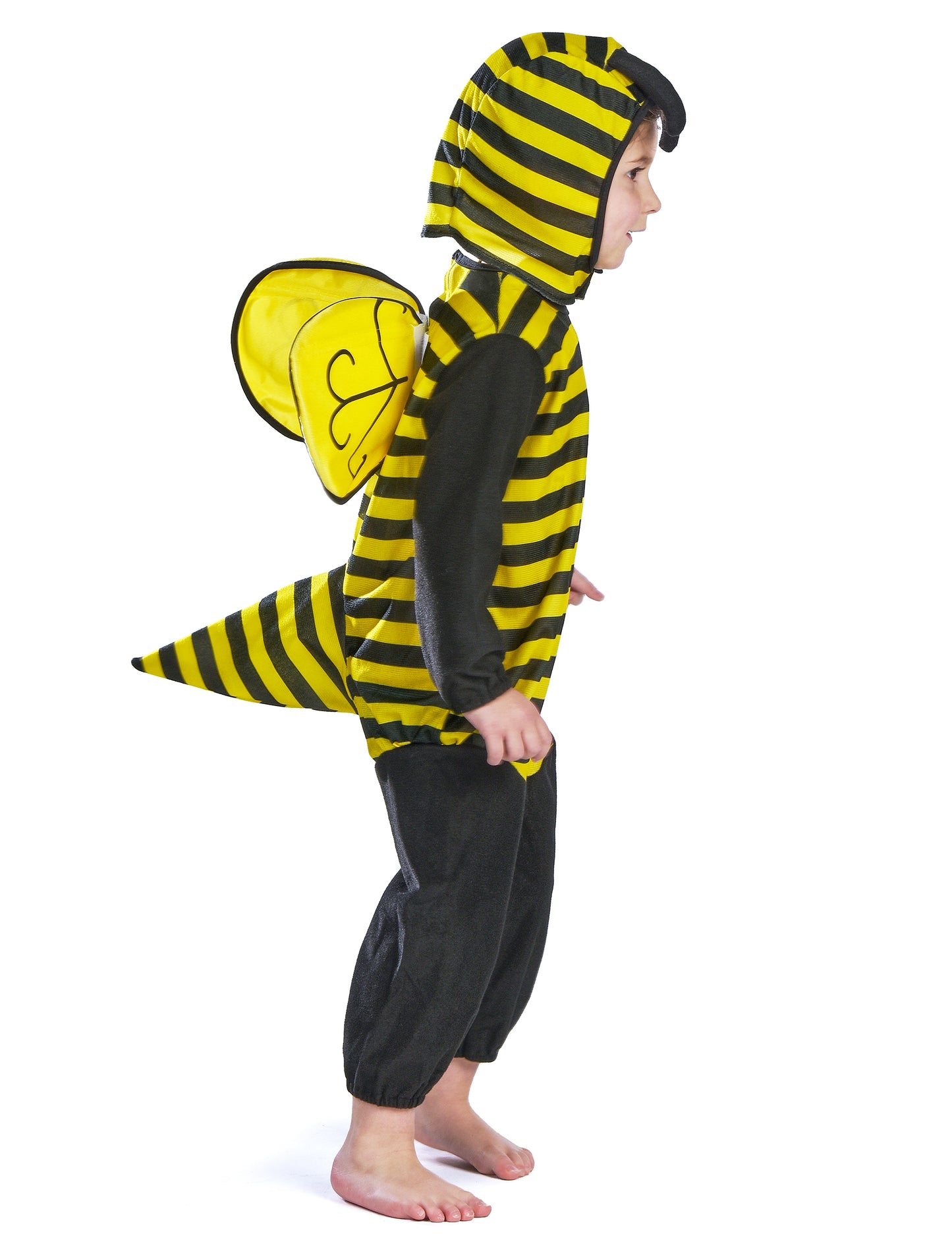 Pohľad zboku s žihadlom na kostým včely