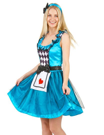 Alice zamaskuje v imaginárnej krajine žena