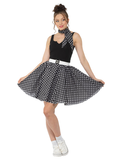 Kostým z 50. rokov 20. storočia s ženským hráškom