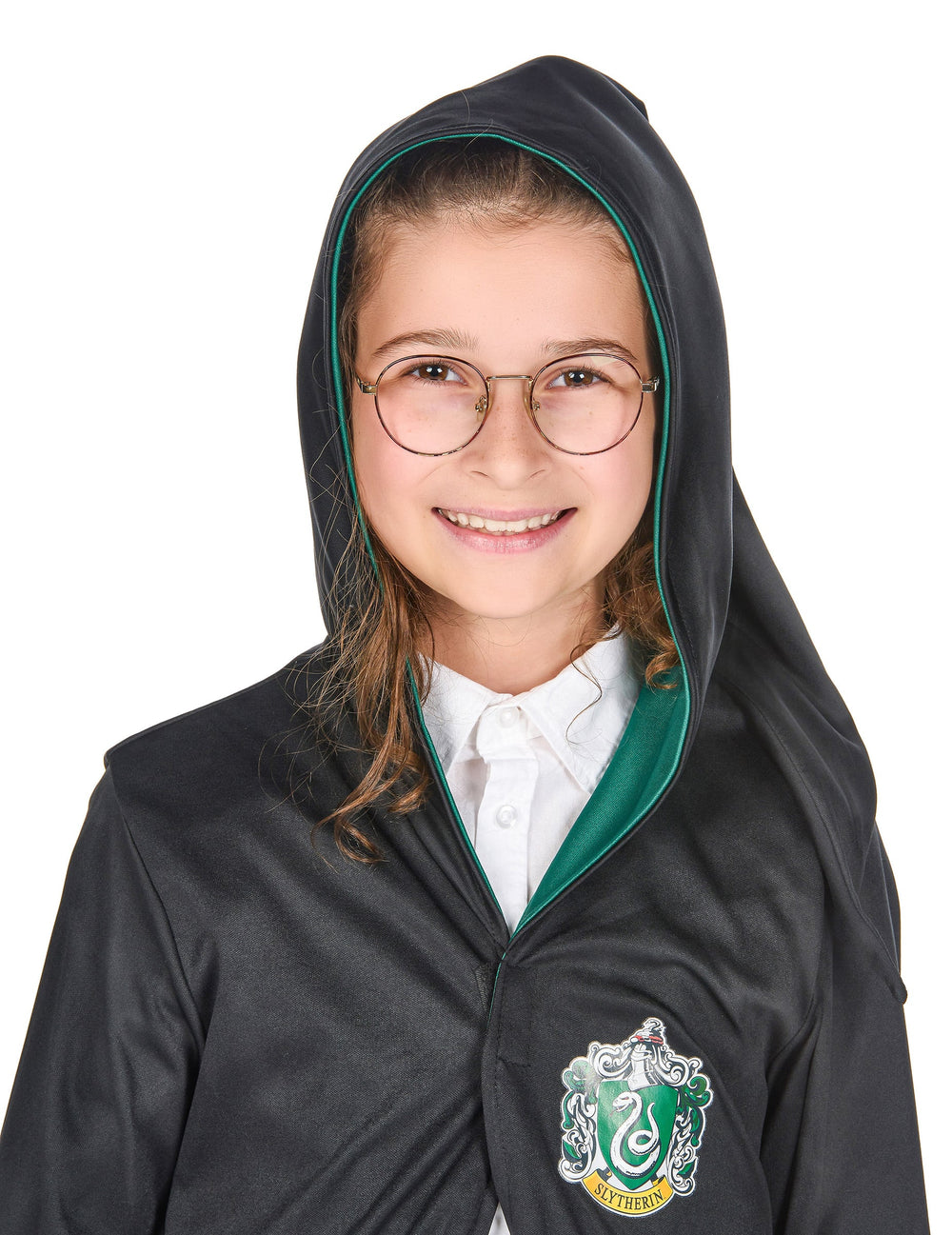 Détail de l'écusson et de la capuche du déguisement classique Serpentard Harry Potter