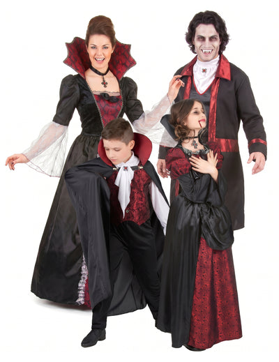 Rodinný kostým barokových upírov na Halloween