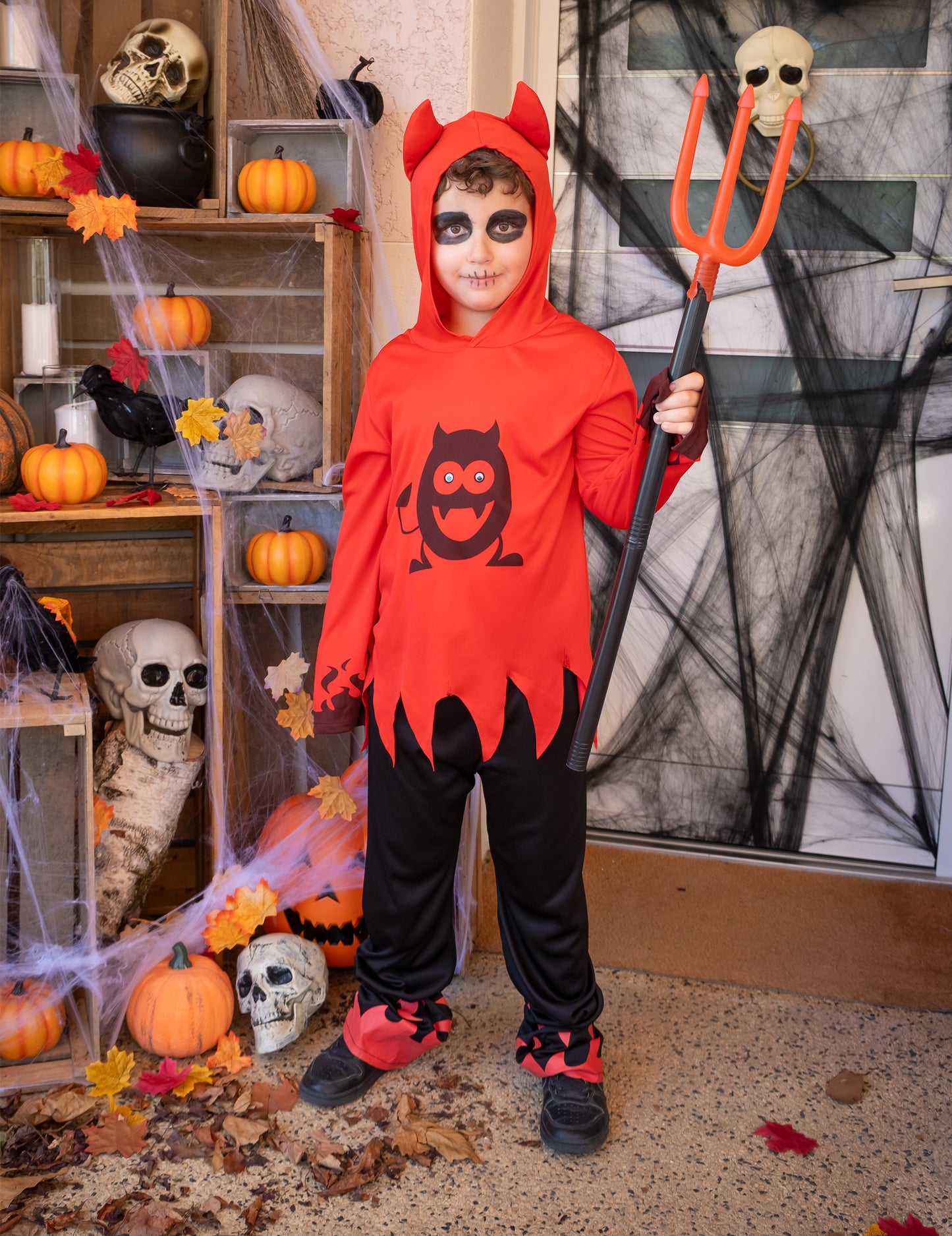 Diablottin kostým s mobilnými očami chlapec