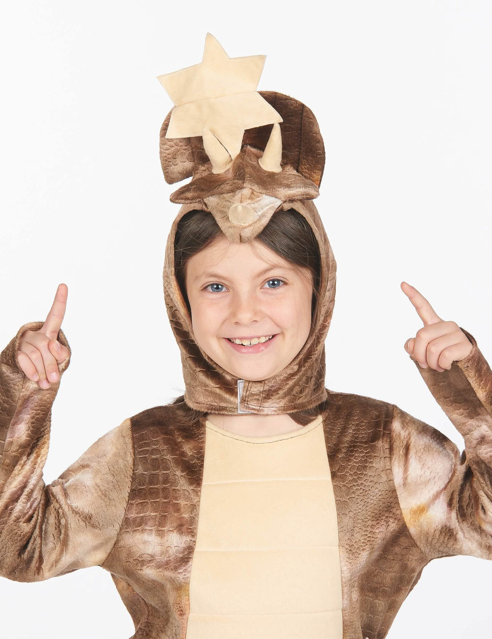 Gros plan sur la coiffe du déguisement dinosaure sorti de l'oeuf pour enfant