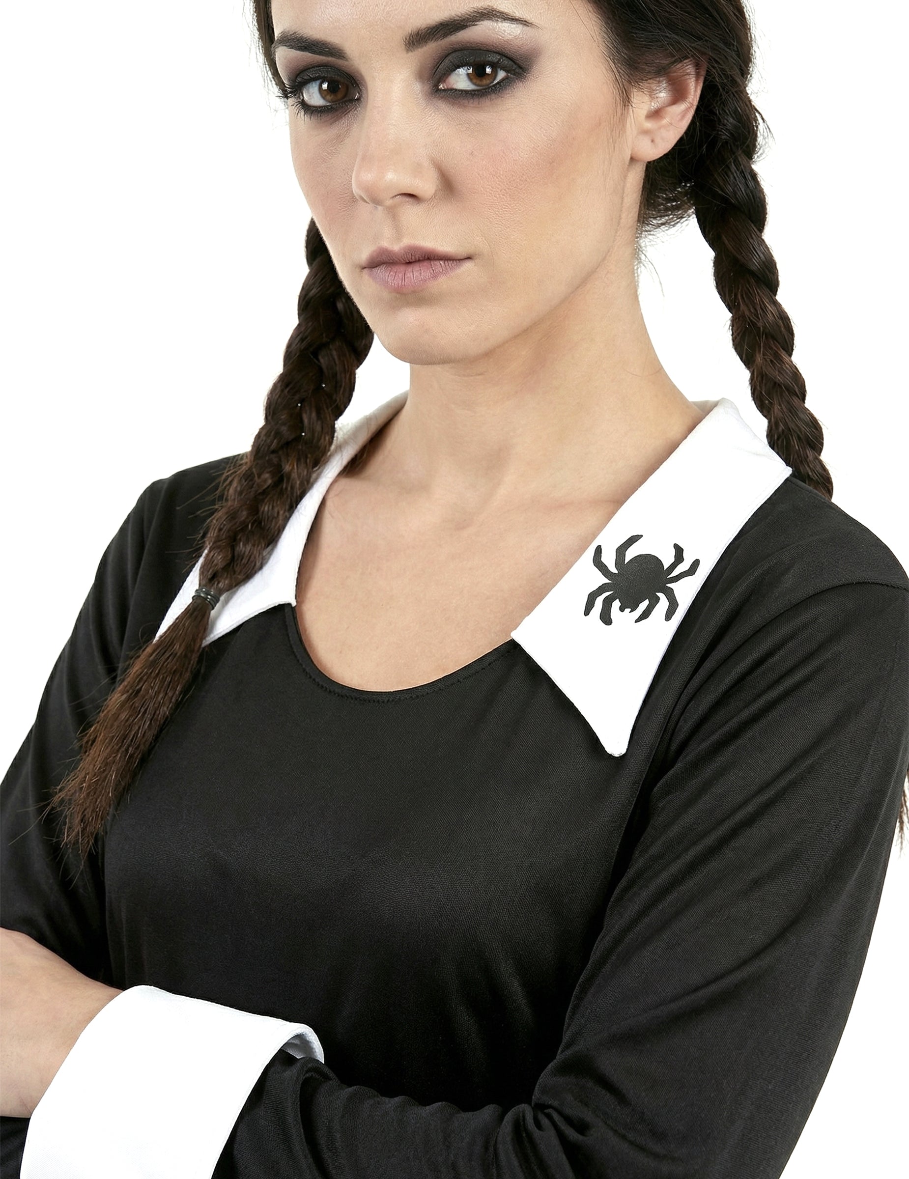 Detailný pohľad na golier s pavúkom kostýmu školáčky na Halloween