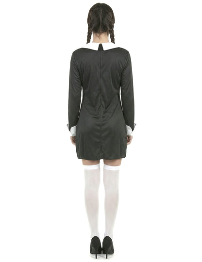 Zadný pohľad na kostým školáčky na Halloween