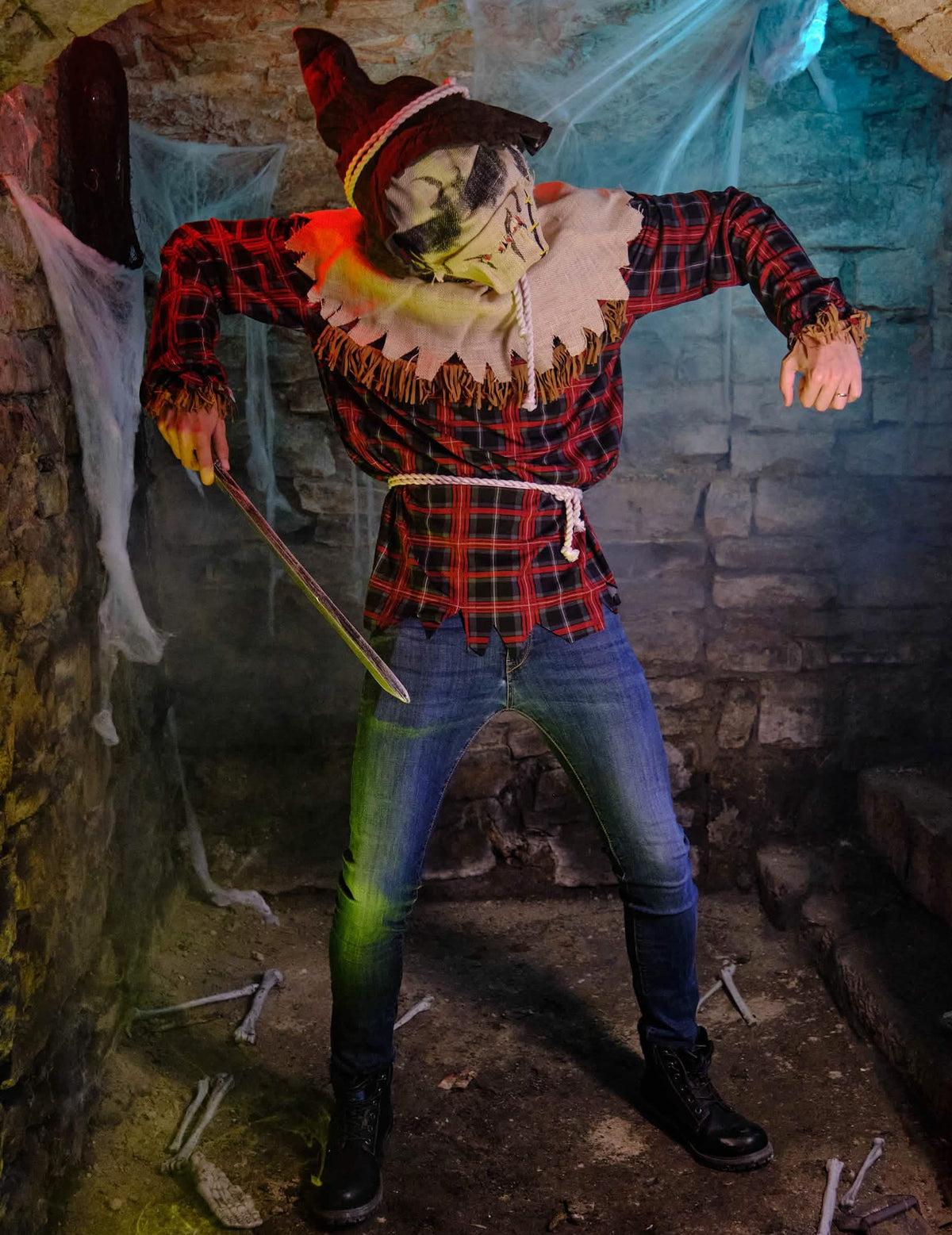 Scénka kostýmu strašiaka s luxusnou maskou