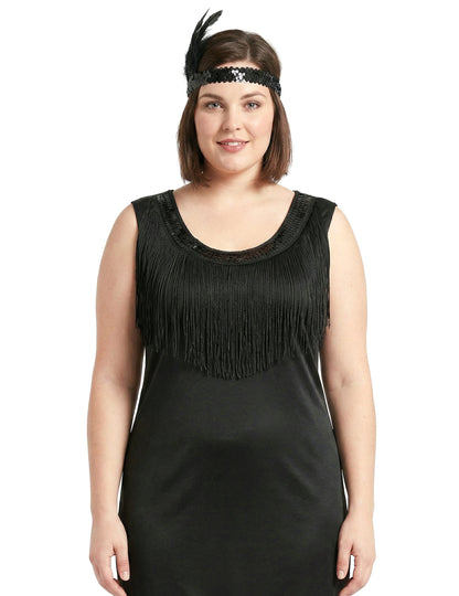 Gros plan sur le bandeau à plume et le buste du déguisement robe Charleston