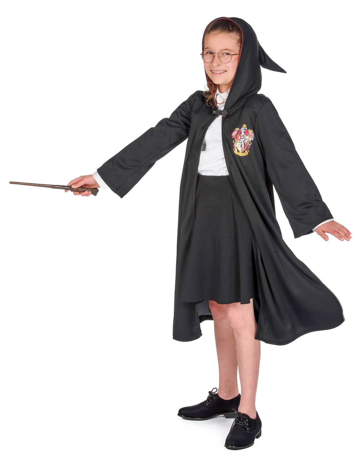 Pohľad s kapucňou a paličkou na luxusnom kostýme róba čarodejníka Gryffindor Harry Potter