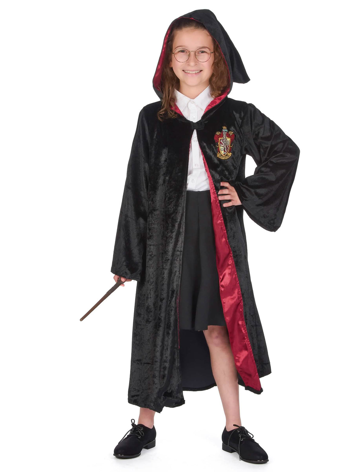 Pohľad spredu s kapucňou a paličkou na kostým luxusné šaty Harry Potter pre dieťa