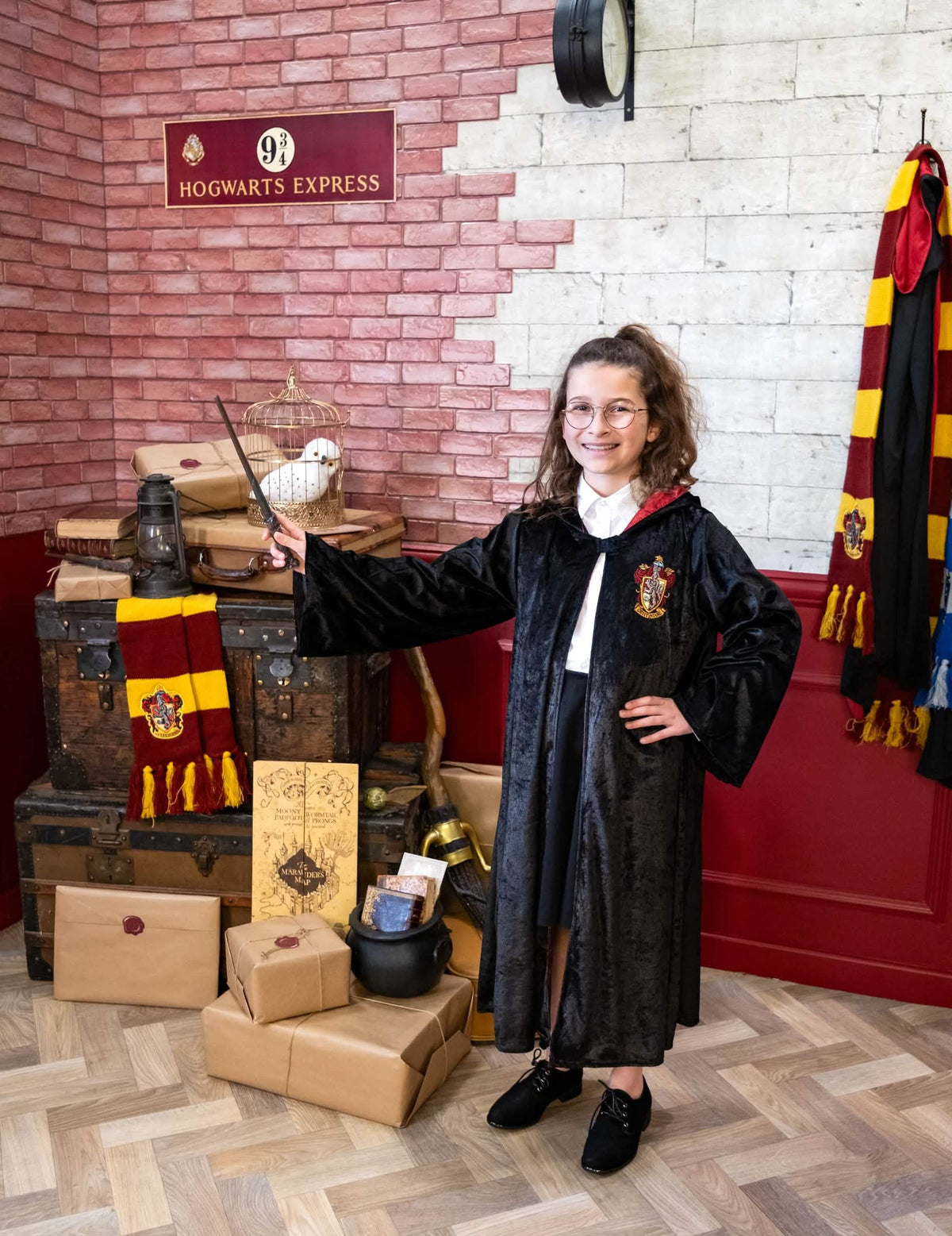 Uvedenie luxusného kostýmu šiat Harry Potter pre dieťa