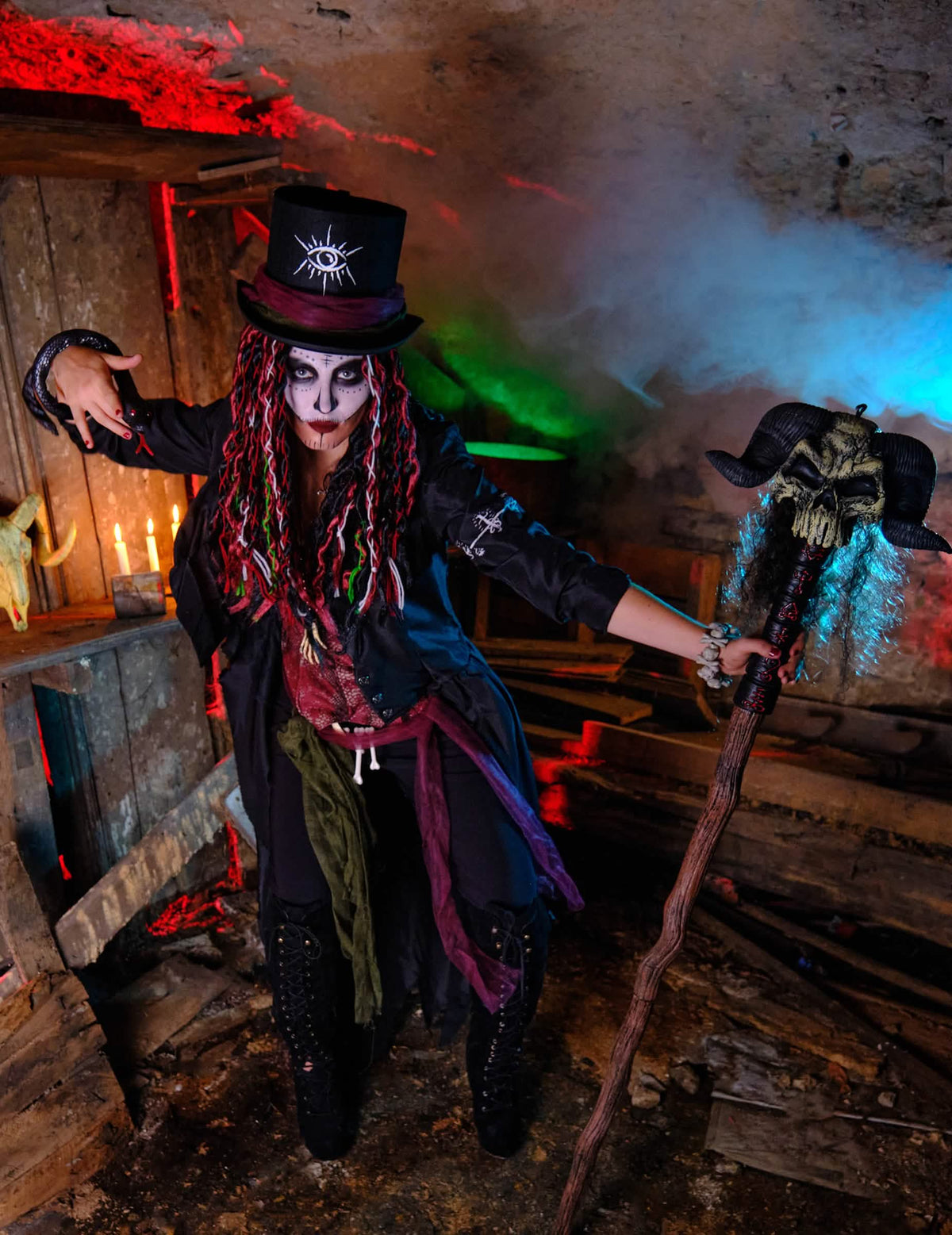 Prehľad na modeli kostýmu čarodejky voodoo luxus