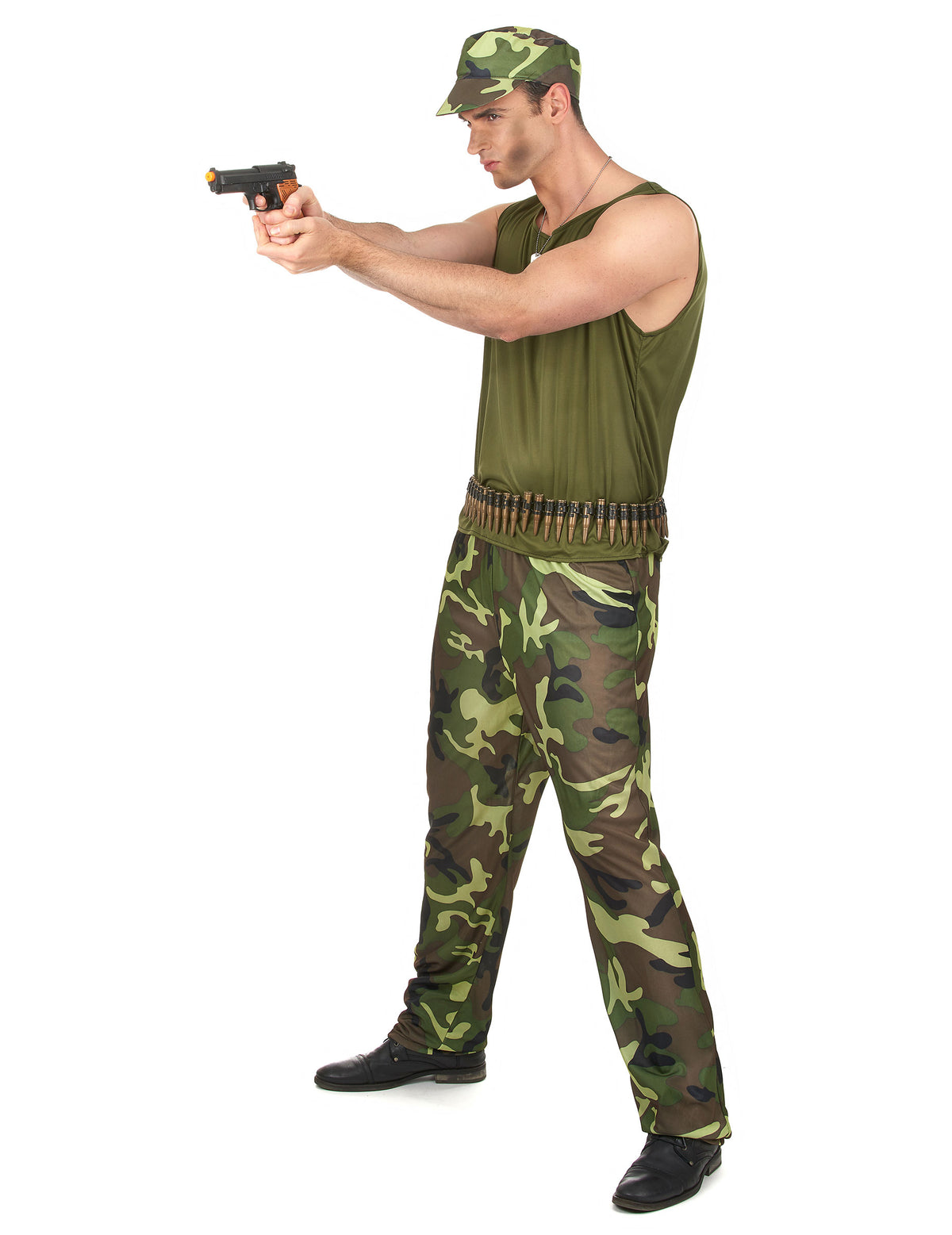 Vue de profil avec pistolet du déguisement militaire pour homme