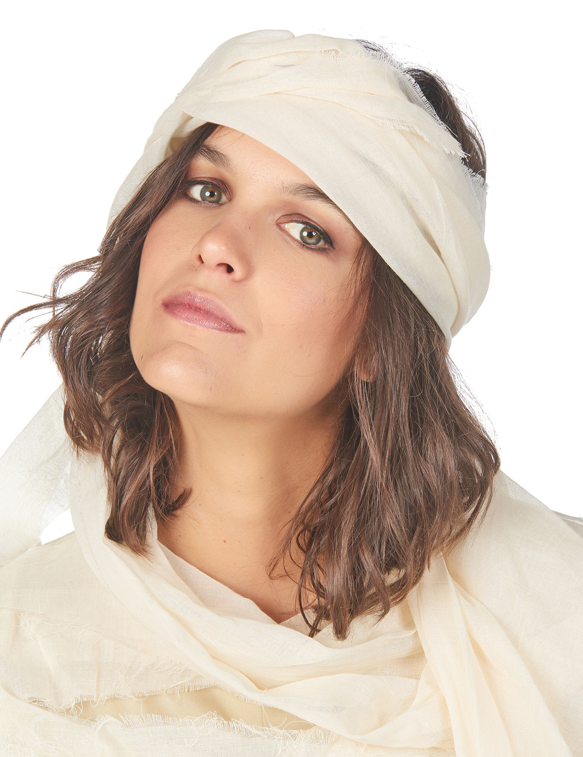 Gros plan sur le bandage de tête du déguisement de momie pour adulte