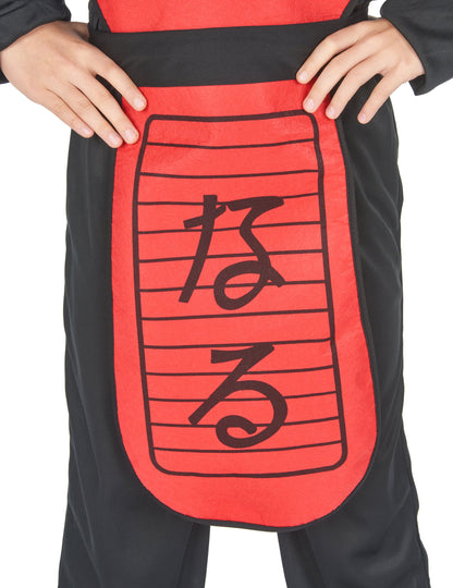 Detail na japonské nápisy na plášti dizajnu ninja draka pre chlapca