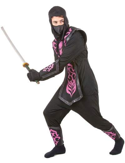 Ninja maskovala účinok mužov Faly