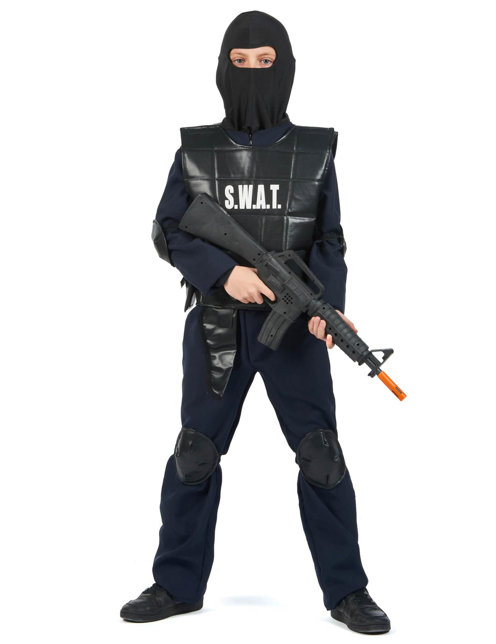 Pohľad spredu s kuklou a falošnou zbraňou kostýmu dôstojníka SWAT