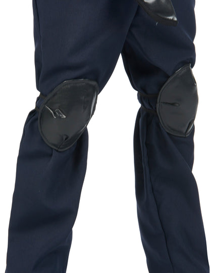 Détail des genouillères du déguisement officier du SWAT pour enfant