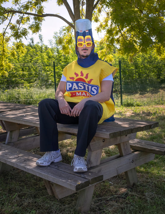 Pastis Man muž zamaskuje