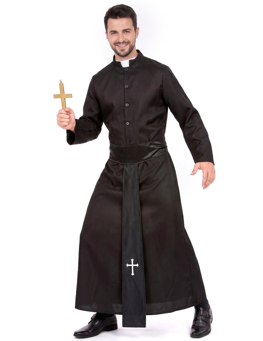 Kňaz maskuje s bielym golierom mužov