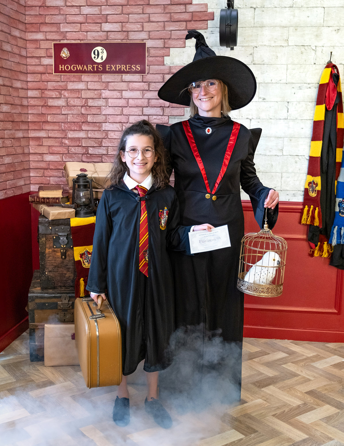 Mise en situation du déguisement professeur de magie pour femme