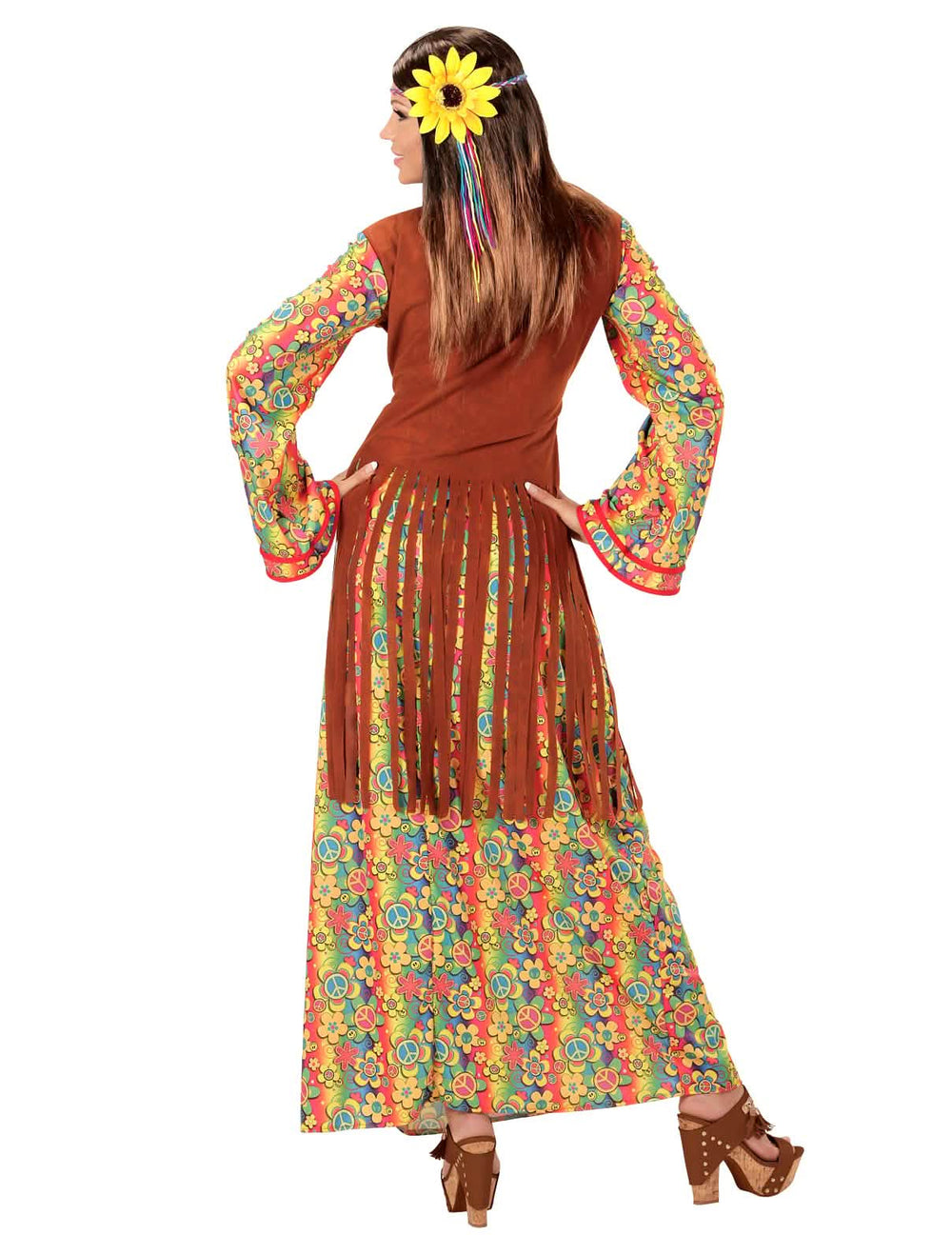 Pohľad zozadu na dámsky dlhý hippie kostým s strapcami