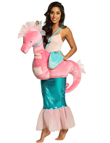 Siréna sa maskuje s dospelým ružovým hippocampalom späť