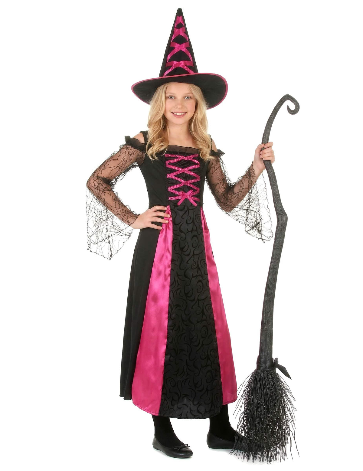 Predný pohľad s klobúkom a metlou z vrúbkovaného kostýmu čarodejnice halloween