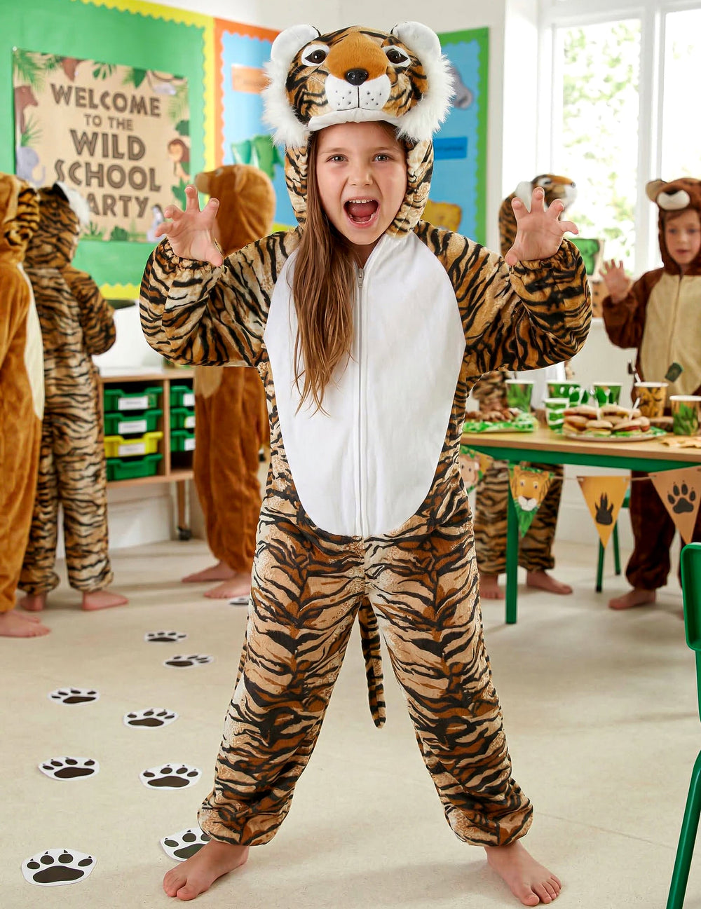 Mise en situation lors d'une fête d'école du déguisement tigre réaliste