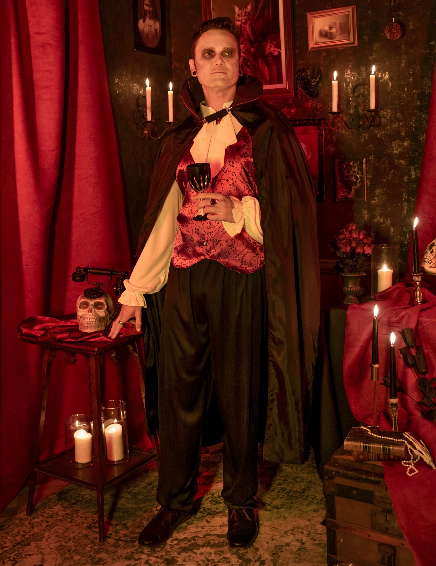 Maskovanie červeného upíra Halloween