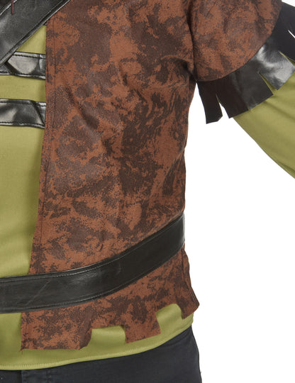 Détail de la ceinture et de la manche du déguisement de voleur des bois