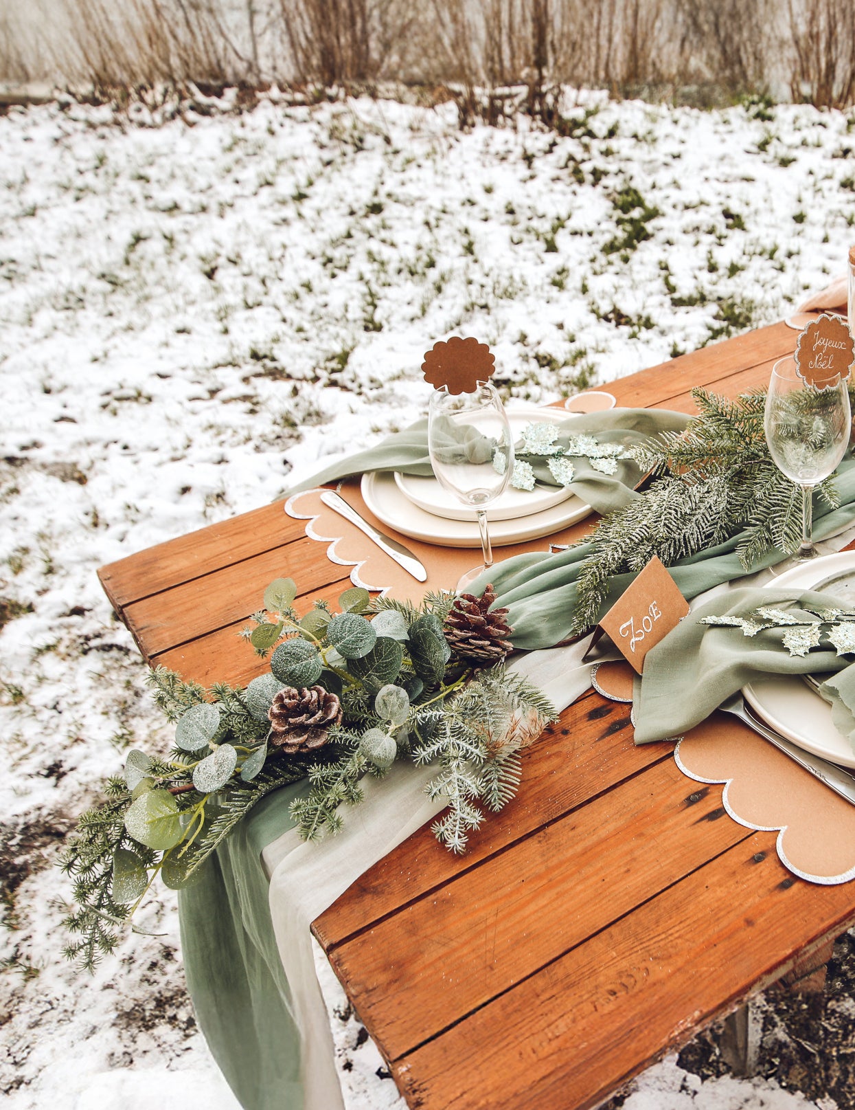 Jedľový a eukalyptový zostup 53 cm s borovicovými šiškami