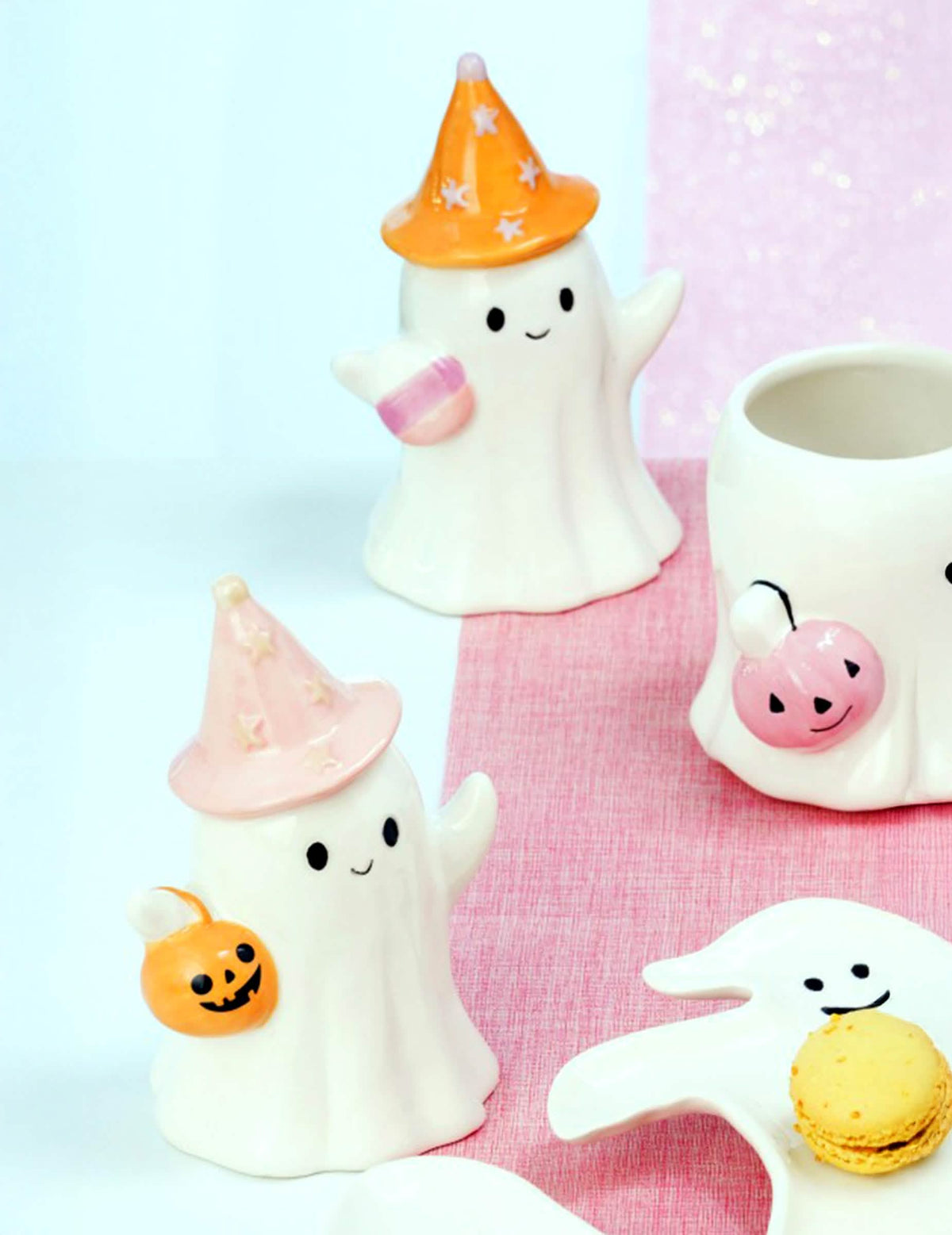 Dekoratívny duch Summerween z keramiky s hviezdnym klobúkom 9,5 x 8 x 15 cm