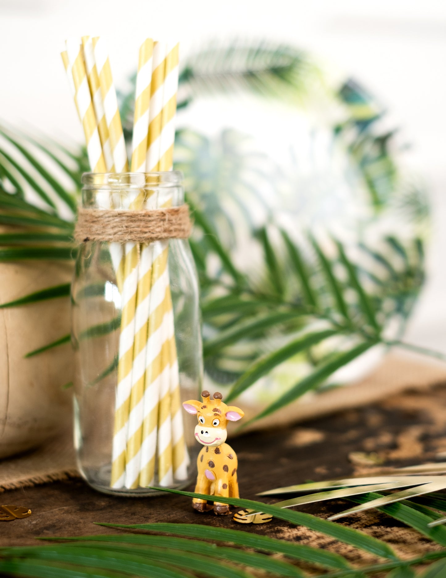 Figúrka žirafy zo živice 3 cm 3x cm safari téma