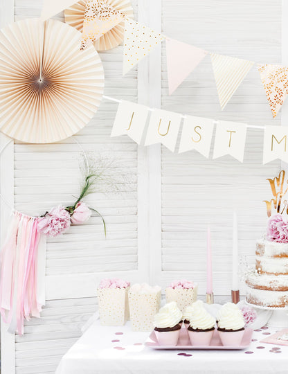 Bielo-zlatá zavinovacia girlanda, novomanželia, 155 cm kartón