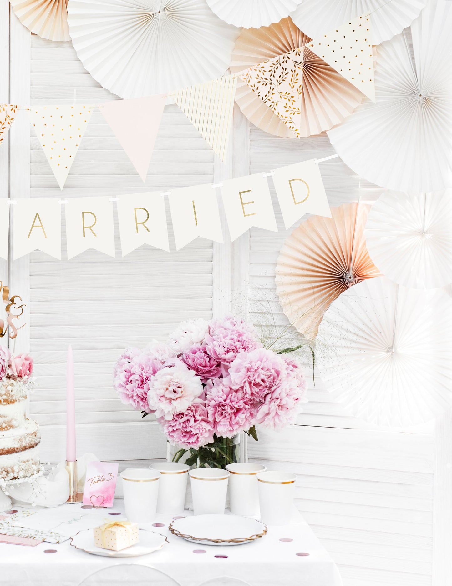 Bielo-zlatá zavinovacia girlanda, novomanželia, 155 cm kartón