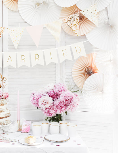 Bielo-zlatá zavinovacia girlanda, novomanželia, 155 cm kartón