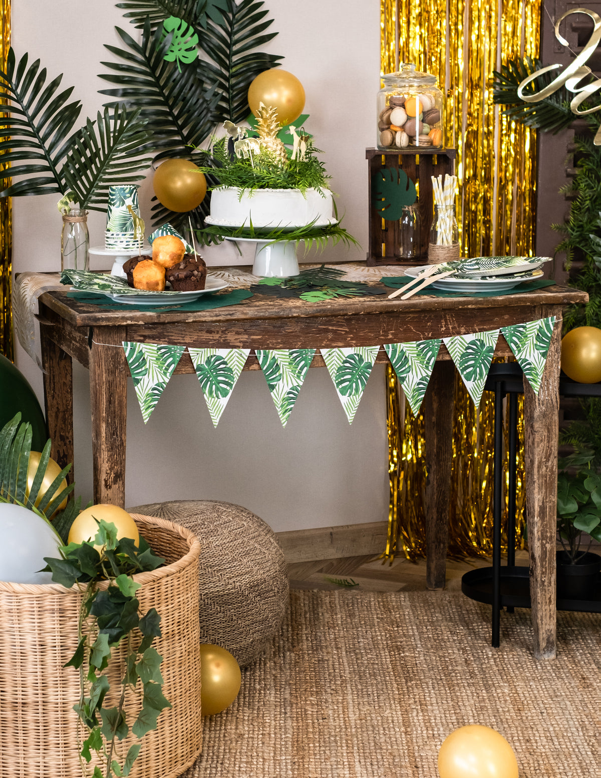 Décoration de buffet de fête de la guirlande de fanions feuilles tropicales