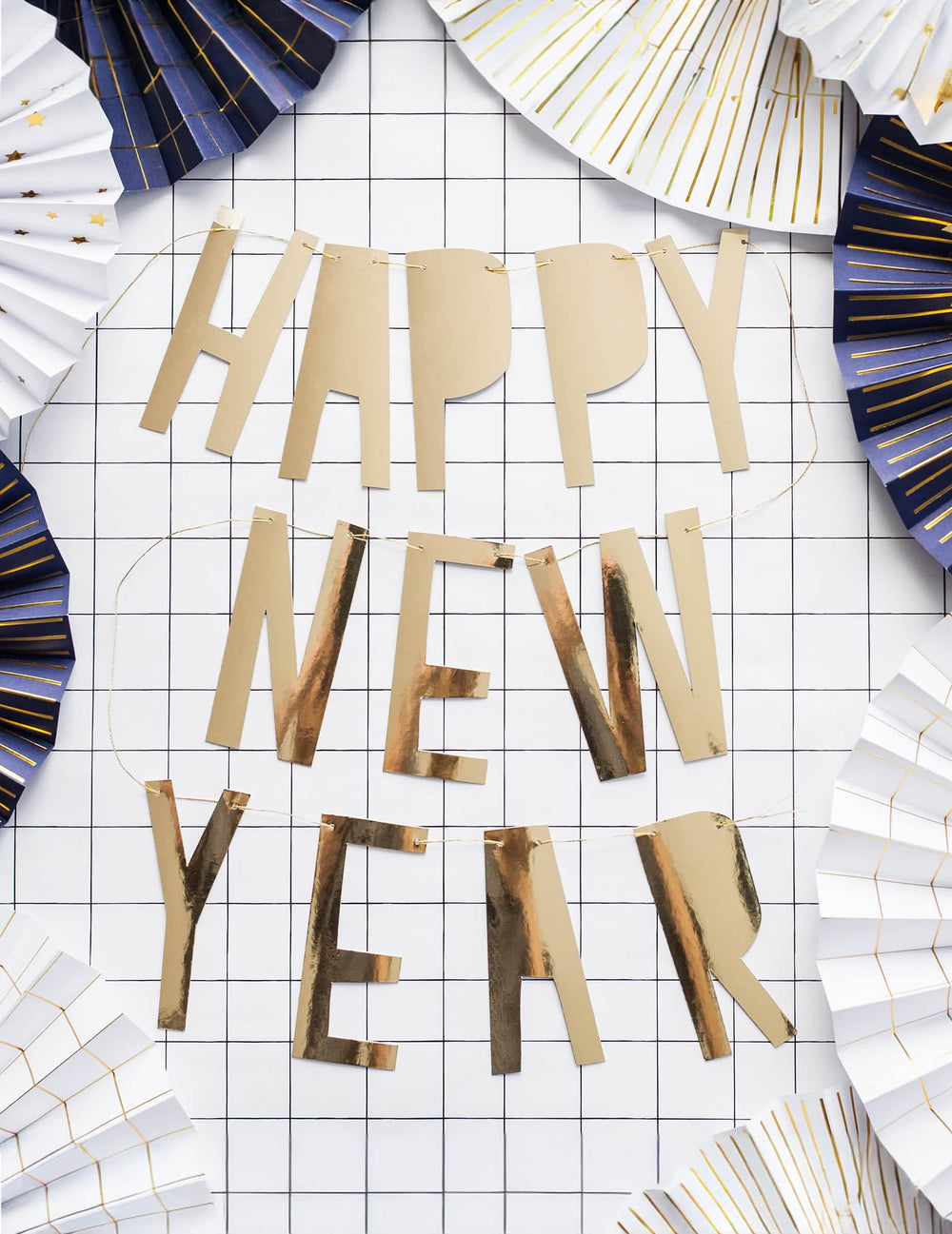 Prehľad kartónovej girlandy Happy New Year