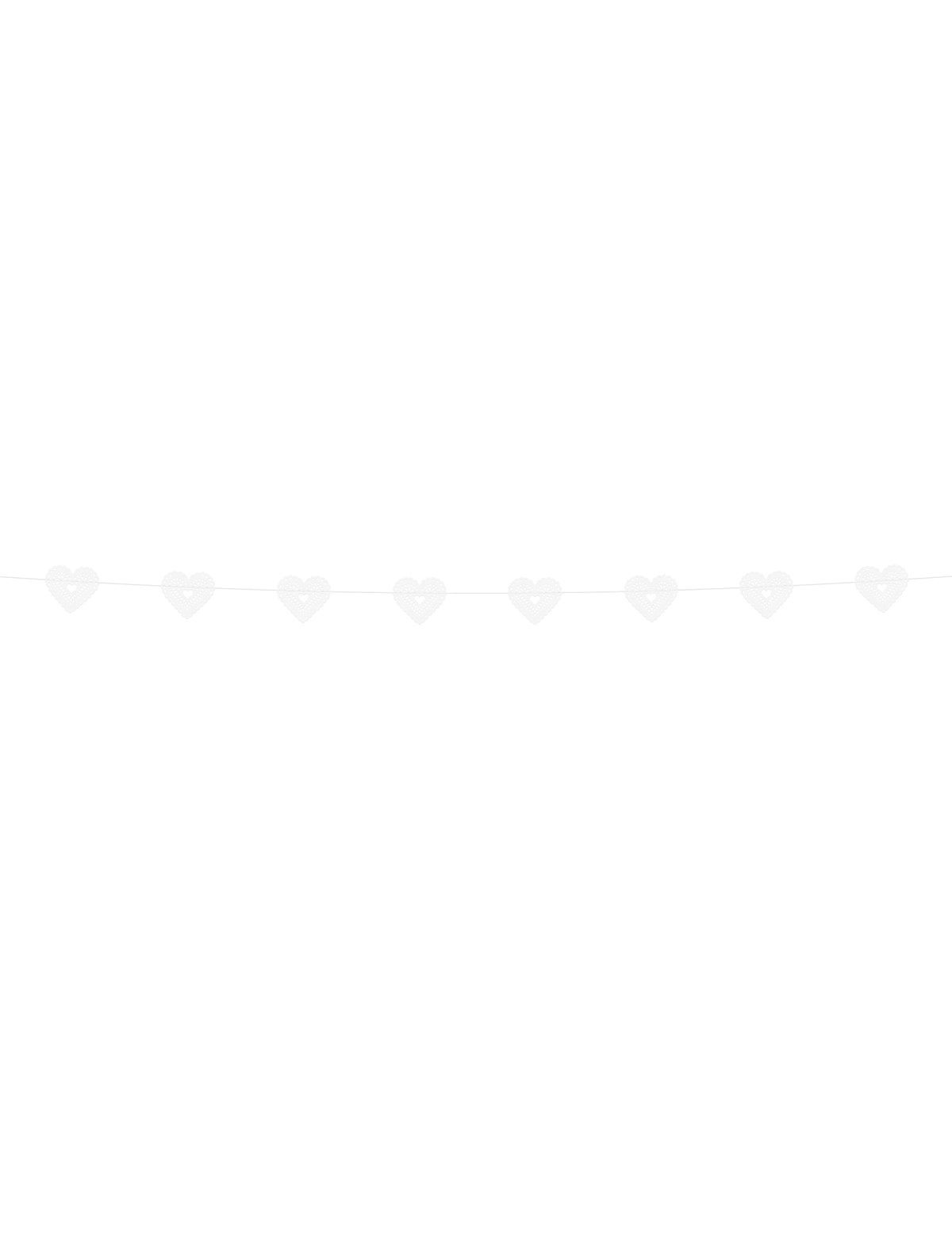 Vue horizontale de la guirlande en papier cœurs dentelle pour mariage