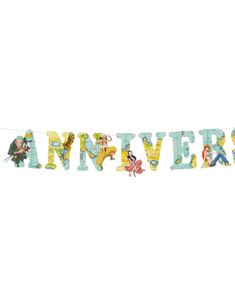 Gros plan sur les lettres du mot anniversaire de la guirlande en papier One Piece