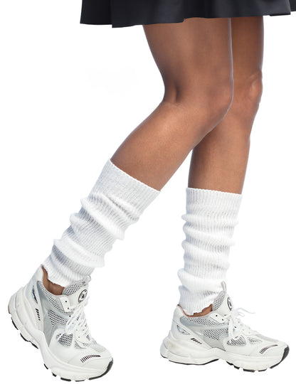 Profilový pohľad na biele návleky na nohy pre ženy