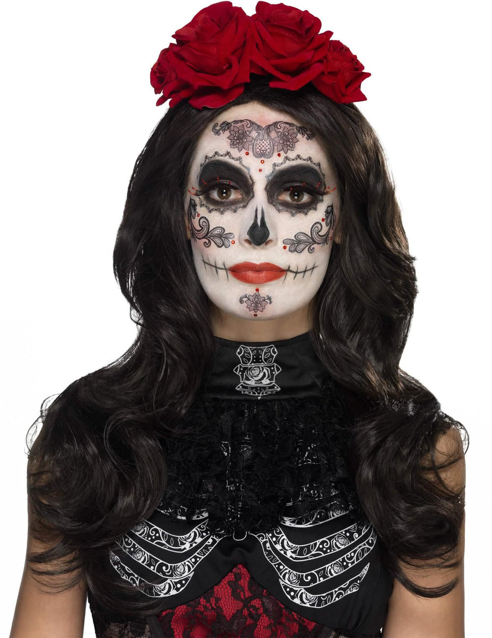 Glamour líčidlá s umelými mihalnicami a šperkami Dia de los muertos pre ženu s červenými ružami a čiernymi motívmi